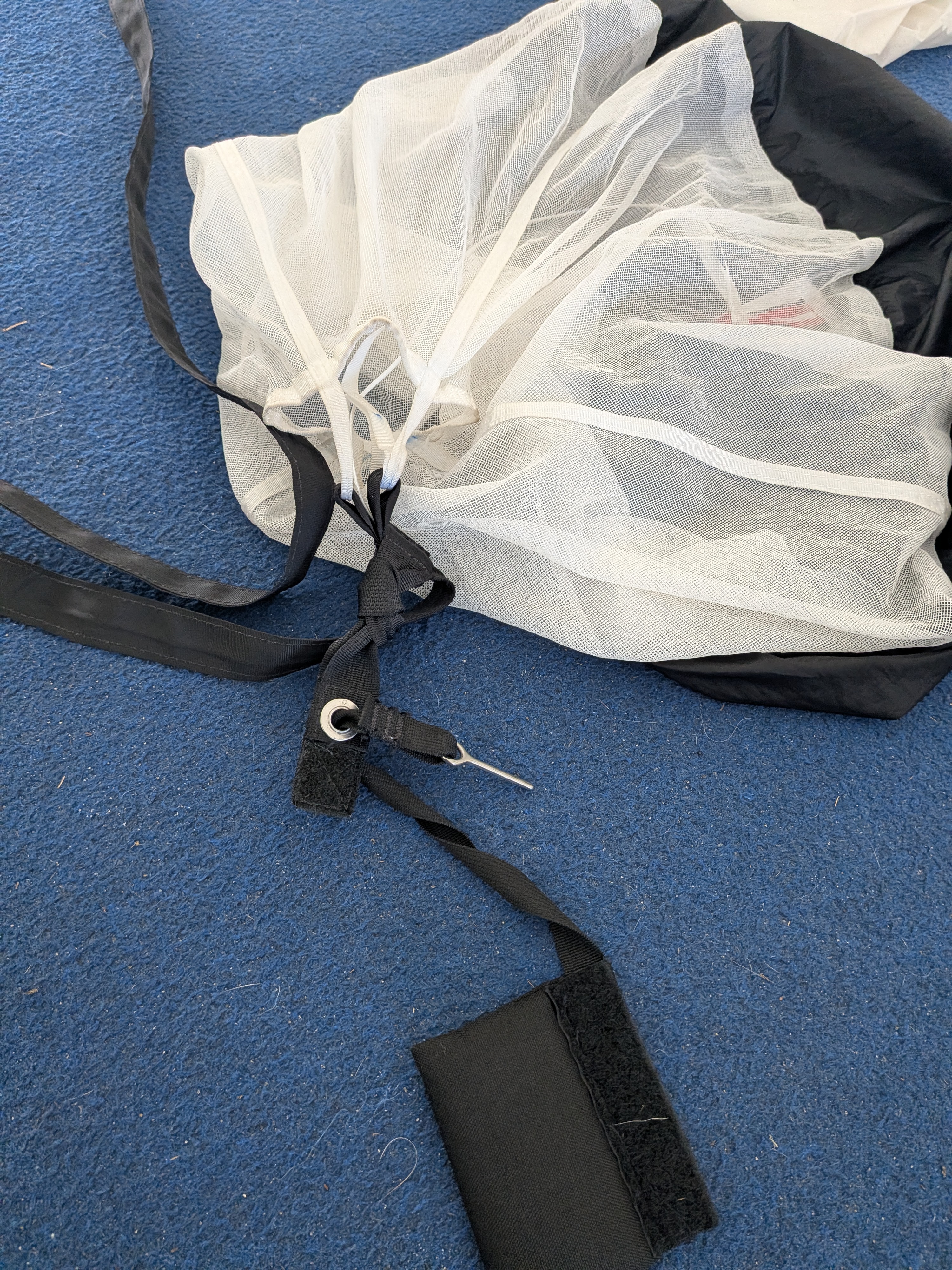 Image of a pull-out system - straight pin, flat handle, and PC attachment point to the bridle.
